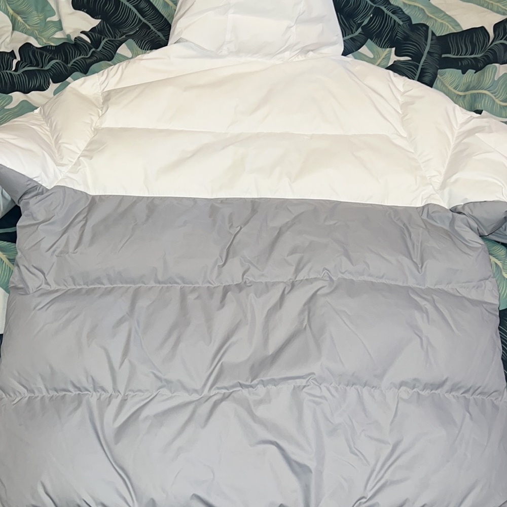 Nike Puffer Jacket - Picture 4 of 4
